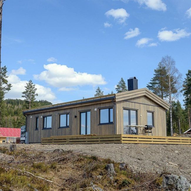 Відправлення та збирання першого будинку в Норвегію